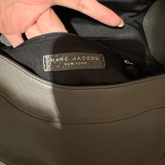 MARC JACOBS LEATHER CROSSBODY FOLD OVER FLAP BAG - Picture 10 of 10